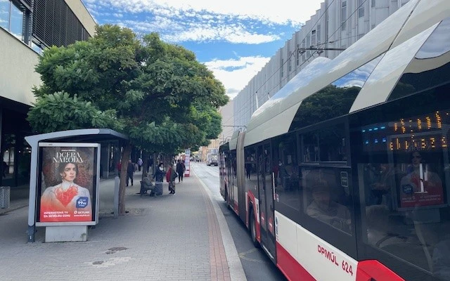 430467