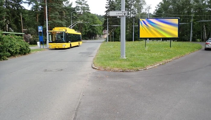 822453